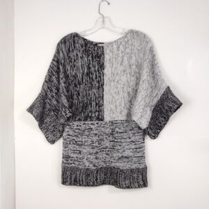 Vintage Suzie. Women's grey acrylic pullover sweater size (L)
